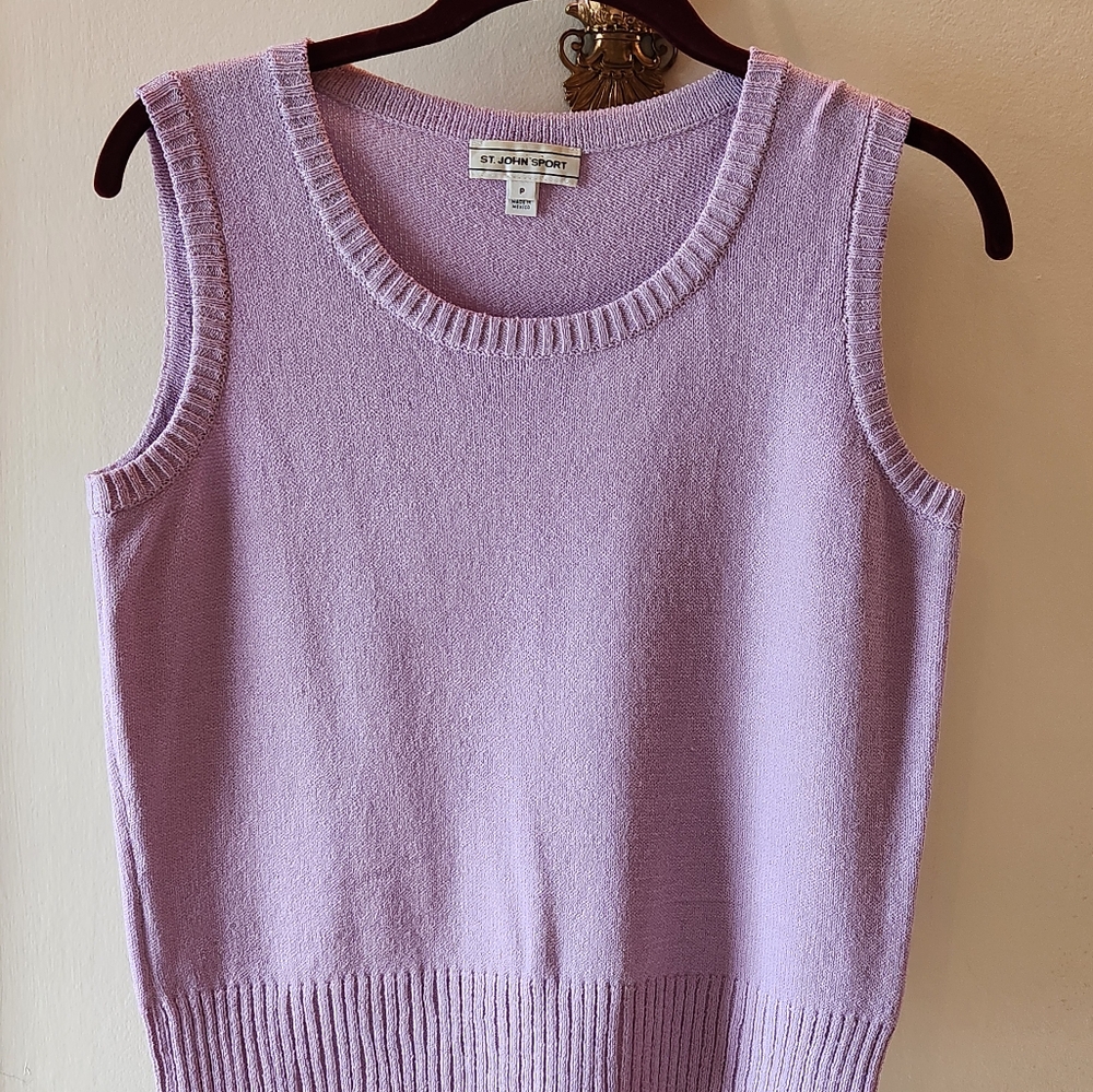 St. John Sport Purple Tank Top with Ribbed Detailing
